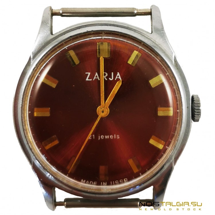 苏联的机械手表"Zarya"，镀铬表壳，新的存储 